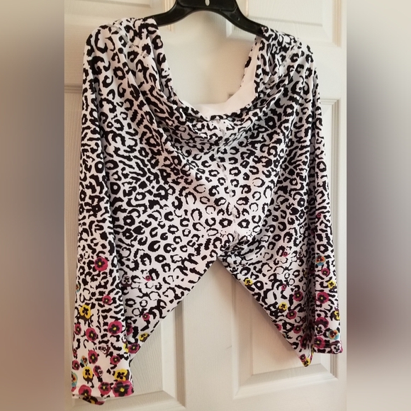 Brick Built Animal & Pansies Capris - Picture 2 of 2